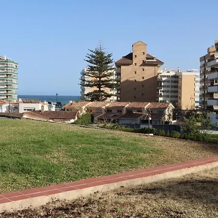 Sunny 3 Bedroom Sleeps 5 Walking Distance Transport Restaurants And Supermarkets Torreblanca 丰希罗拉