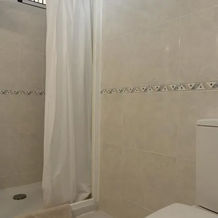 Sunny 3 Bedroom Sleeps 5 Walking Distance Transport Restaurants And Supermarkets Torreblanca 公寓 丰希罗拉