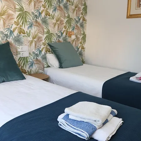 Sunny 3 Bedroom Sleeps 5 Walking Distance Transport Restaurants And Supermarkets Torreblanca 아파트