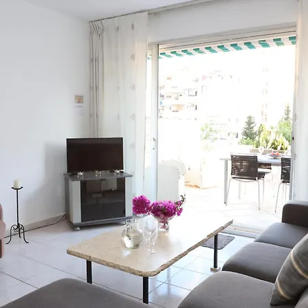 Sunny 3 Bedroom Sleeps 5 Walking Distance Transport Restaurants And Supermarkets Torreblanca *