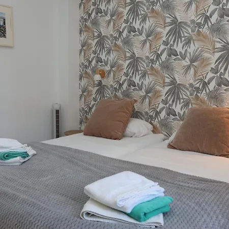Sunny 3 Bedroom Sleeps 5 Walking Distance Transport Restaurants And Supermarkets Torreblanca Апартаменты *